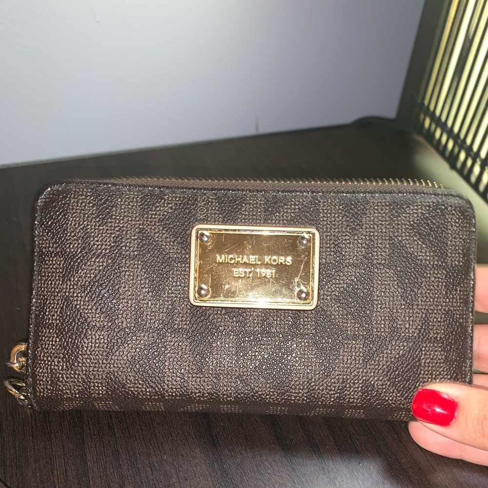 COPY - Michael Kors wallet